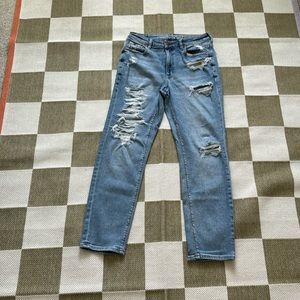 American eagle ripped mom jean 6